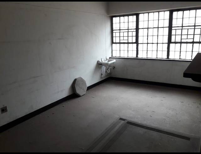7,000M² WAREHOUSE TO LET IN LONGDALE